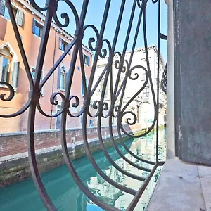 san-barnaba-on-the-canal.hotelinveneto.com/
