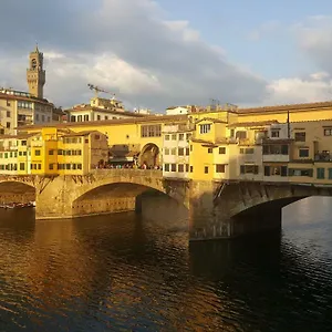  Apartment Specchi Su Pontevecchio Italy